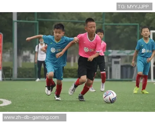 东兴足球队奋勇拼搏再创辉煌助力地方体育发展与青少年成长